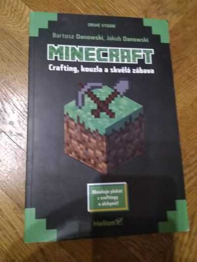 Knihu Minecraft - Crafting, kouzla a skvělá zábava
