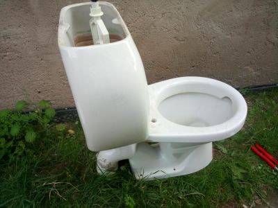 WC mísa s nádržkou na vodu