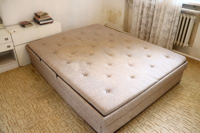 Manželská postel 155x200x40 cm