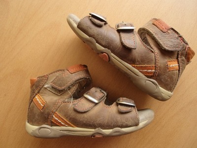 Sandálky béžové kožené ortopedické 24
