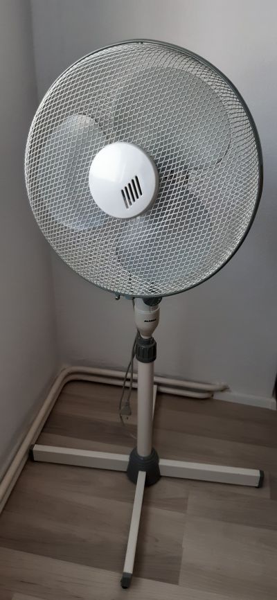 Stojanový ventilátor