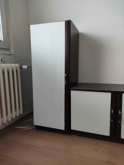 Skříně do obýváku, šatní skříň a polička