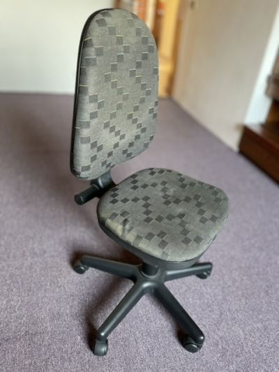 Kancelářská židle menší