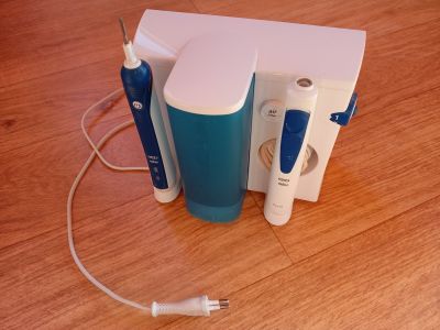 Zubní stanice - elektrický kartáček a ústní sprcha