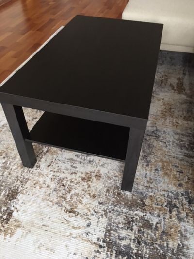 Černý konferenční stolek IKEA