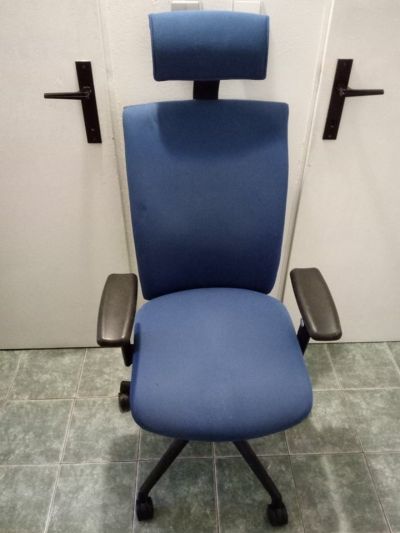 Kancelářská židle v modré barvě