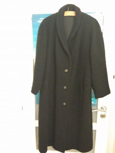 Dámský černý krulový kabát