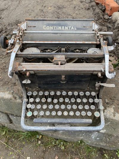 Starý psací stroj