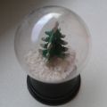 Dekorativní maličký stromeček se sněhem