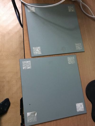 2 čtvercová zrcadla z Ikea