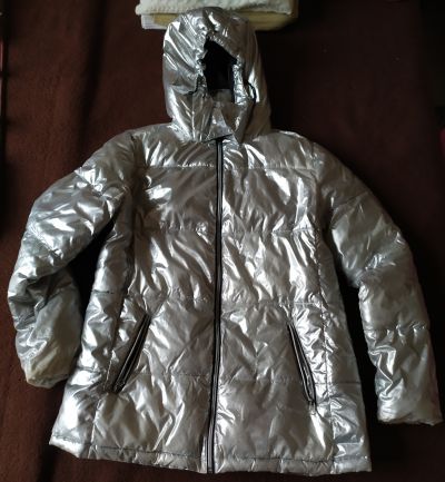 Stříbrná zimní bunda