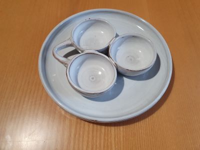Keramický talíř s miskami