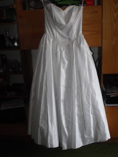 Svatební šaty 42