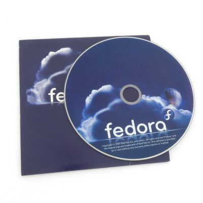 Fedora Linux - historická verze linuxu na originálním DVD