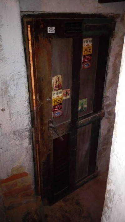 Staré dřevěné izolační dveře do lednice asi 80 x 200