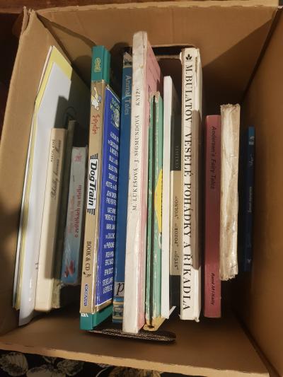 Krabice mixu detskych knih