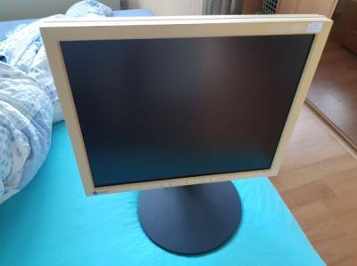 Starý LCD monitor Eizo L685