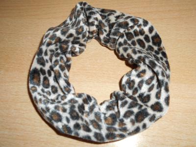 Sametová leopardí guma do vlasů