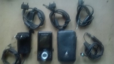Funkční Telefon Sony Ericsson W205 s příslušenstvím