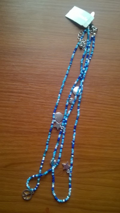 Modrý náhrdelník