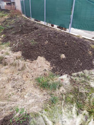 Nabízím zeminu za odvoz.