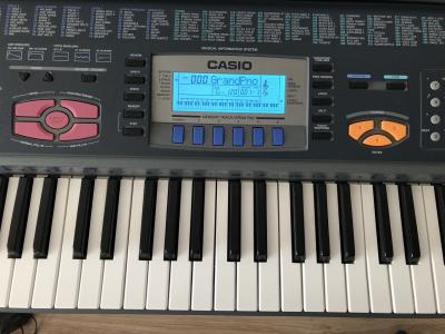 Darujem za odvoz Casio elektricke klavesy