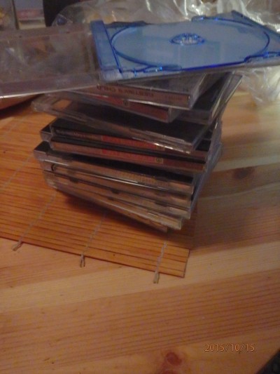 krabičky od CD, DVD - prázdné