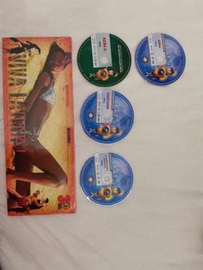 Cd s hudbou latino a DVD cestování