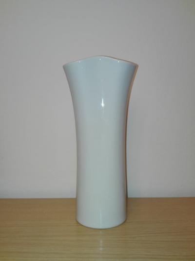 Bílá váza
