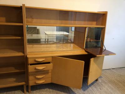 Sekretář (skříňka)