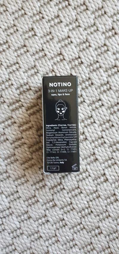 Kosmetika Notino - 3v1 - rty, tváře, oční stíny