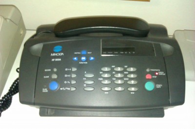 Daruji telefonní přístroj s faxem