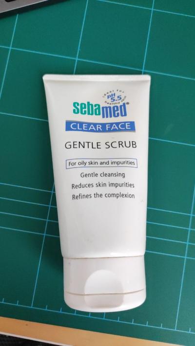 Peeling na tvar Sebamed