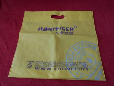 Žlutá menší taška čínská.