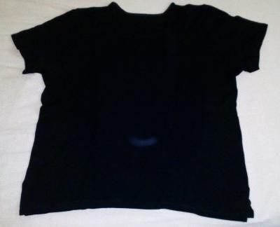 Černé tričko se vzorem