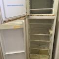 Starší funkční lednice s mrazákem