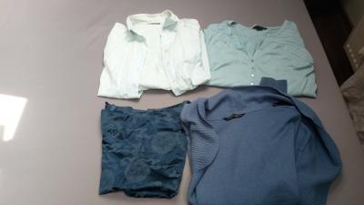 Set modrého oblečení