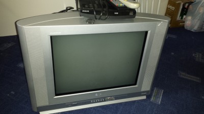 TV LG Flatron + Setop box
