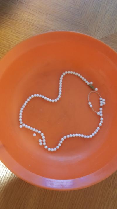 Perličky 3 mm z náhrdelníku
