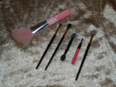 Kosmetické pomůcky