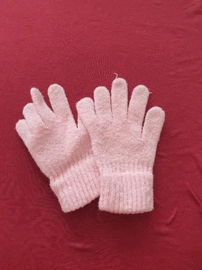Růžové rukavice