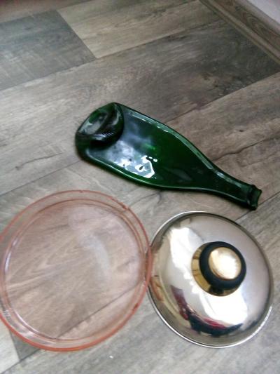 Kuchynské nádobí, skleněná podložka
