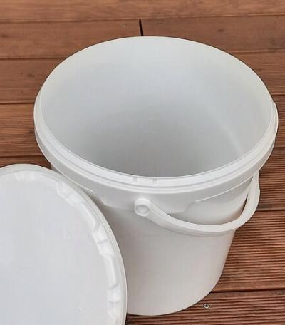 Sháním plastové kbelíky
