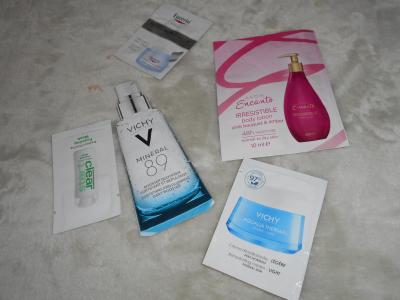 Vzorky kosmetiky směs