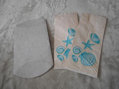 2x sáček  a skládací krabička na dárky