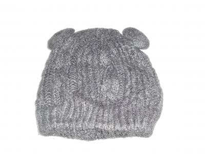 Černá čepice s ušima