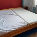postel s lamelovým roštem, bez matrací