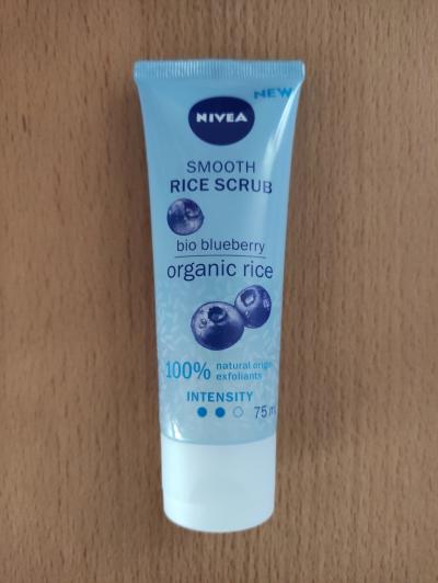 Peeling na oblicej Nivea