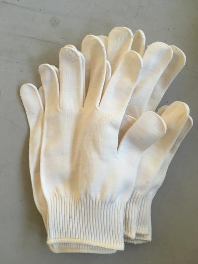 Bílé textilní rukavice