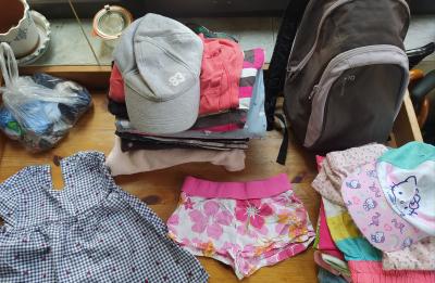 Oblečení holčička 2-4 roky + batůžek